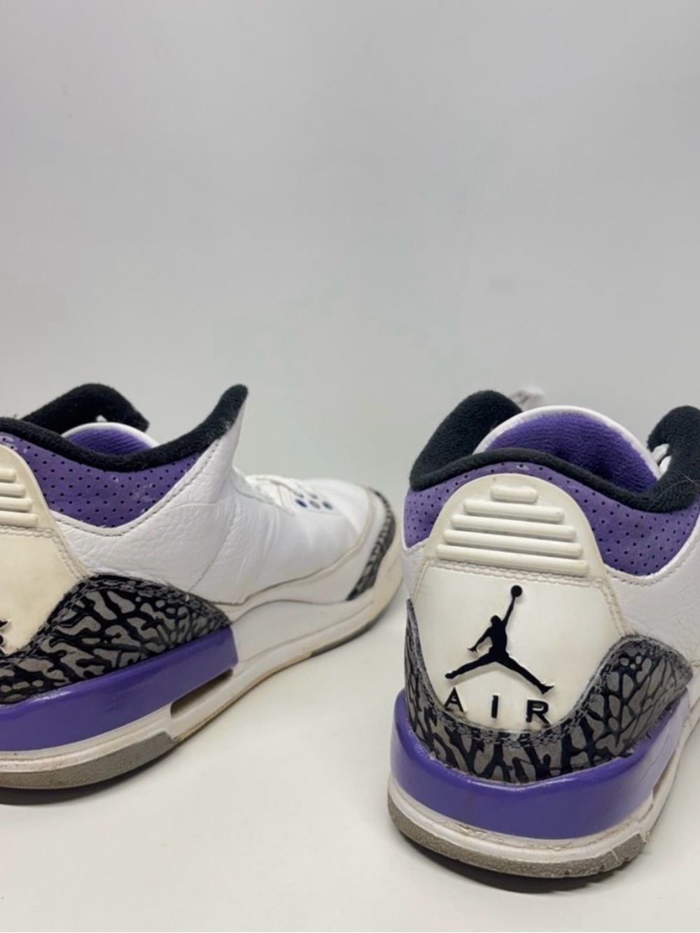 Air Jordan 3 Retro (Grade School) "Dark Iris" size 5Y